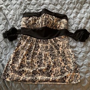 Sleeveless cute top black and white